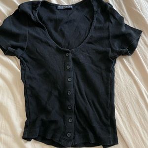 Brandy Melville Cropped Baby Black Tee W/ Buttons